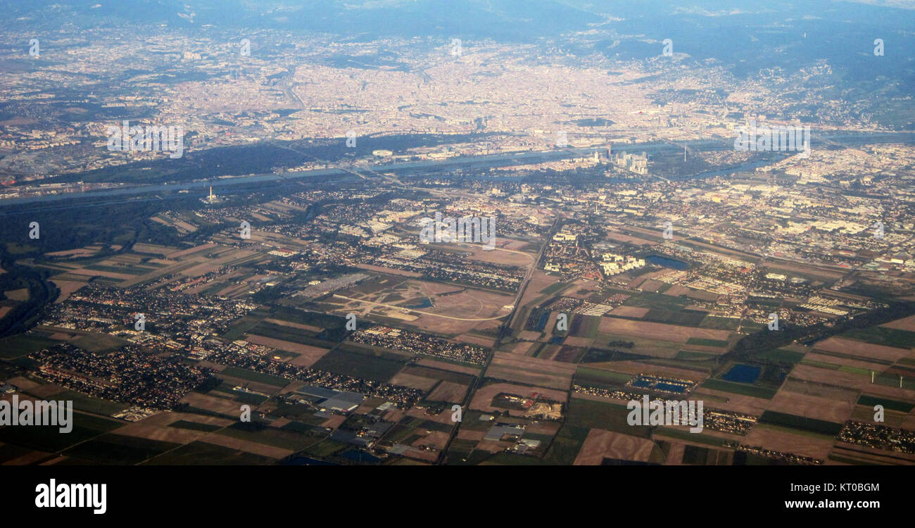 Die Schlacht bei Aspern und Essling war ein bedeutender Konflikt während der Napoleonischen Kriege 1809, der zwischen den französischen und österreichischen Streitkräften bei Wien ausgetragen wurde. Es war eine der ersten großen Niederlagen Napoleons während seiner Feldzüge. Stockfoto