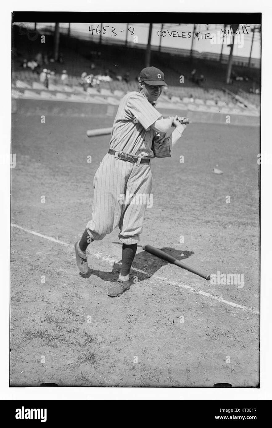Stan Coveleski, ein prominenter Baseballspieler, ist auf diesem Bild der Cleveland Indians zu sehen, das seinen Beitrag zum Sport festgehalten hat. Stockfoto