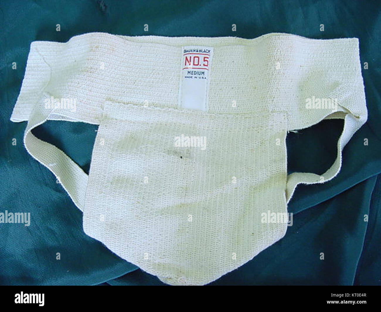 Eine Fotografie der Bauer 26 Black No 5, ein spezifisches Modell eines Oldtimer-Flugzeugs. Dieses Modell ist bekannt für seine besonderen Merkmale und sein Design, das zur Geschichte der Luftfahrt beiträgt. Stockfoto