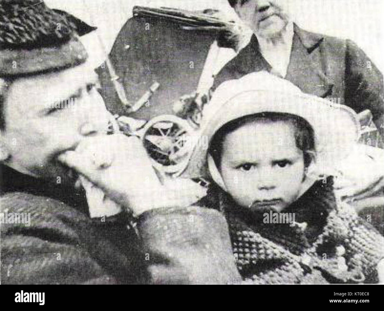 Während der Schlacht um Belgien suchten viele belgische Zivilisten Zuflucht vor den vorrückenden deutschen Truppen. In dieser Zeit wurden Tausende von Menschen vertrieben und ein bedeutendes Ereignis in der Geschichte des Zweiten Weltkriegs. Stockfoto