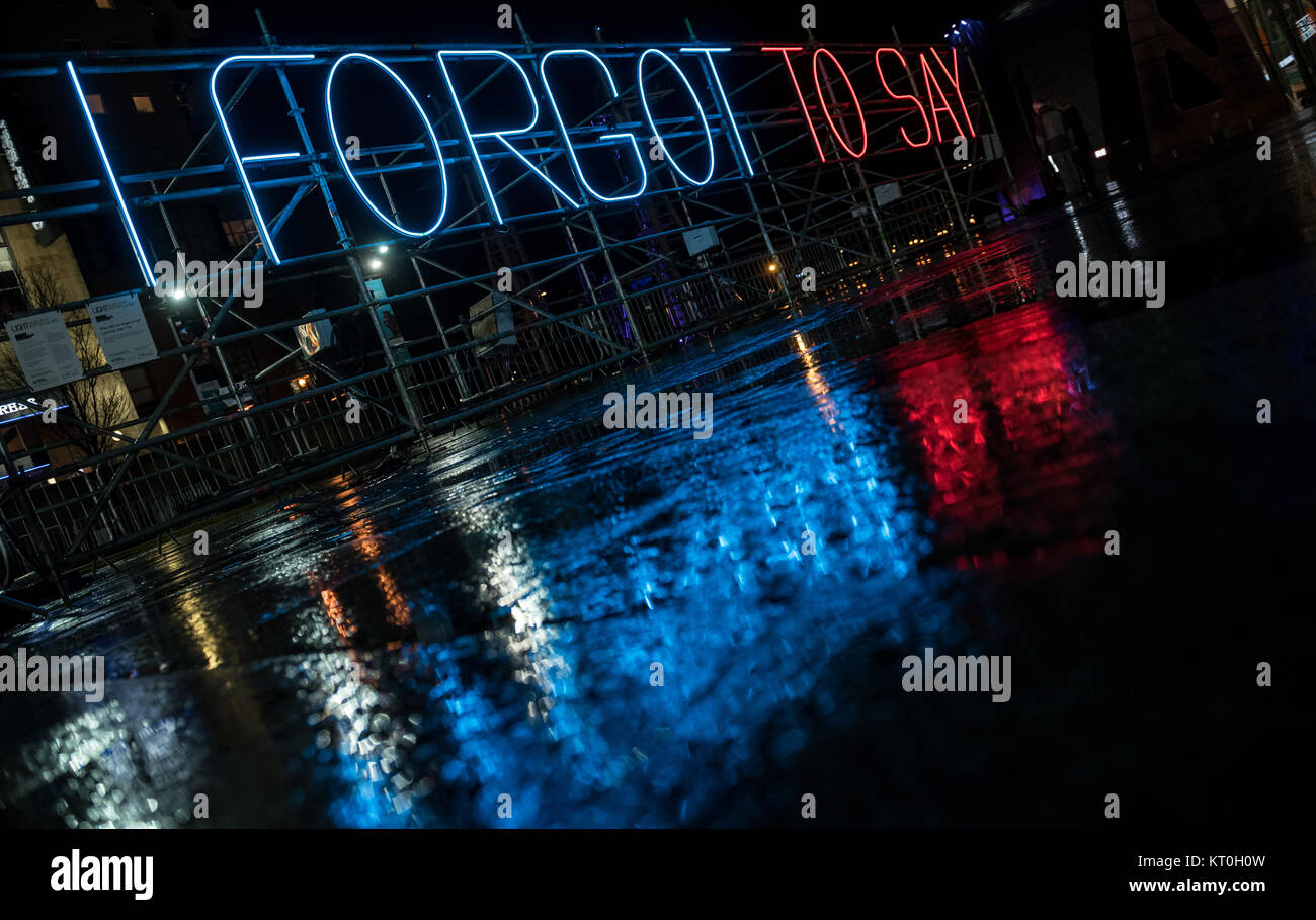 Ich vergaß, der Poet JackieKay, wohltun wollen Makar - ein neon Artwork, ein Teil der Lichtwellen 2017 Stockfoto