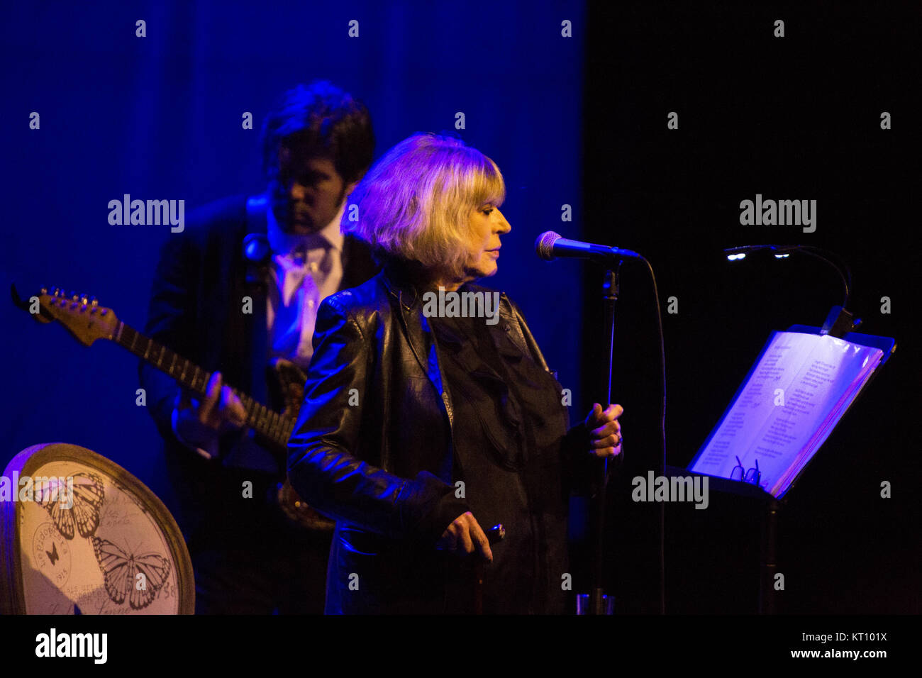 Die englische Sängerin, Songwriterin und Schauspielerin Marianne Faithfull führt ein Live Konzert in Oslo Konserthus. Norwegen, 11/11 2015. Stockfoto