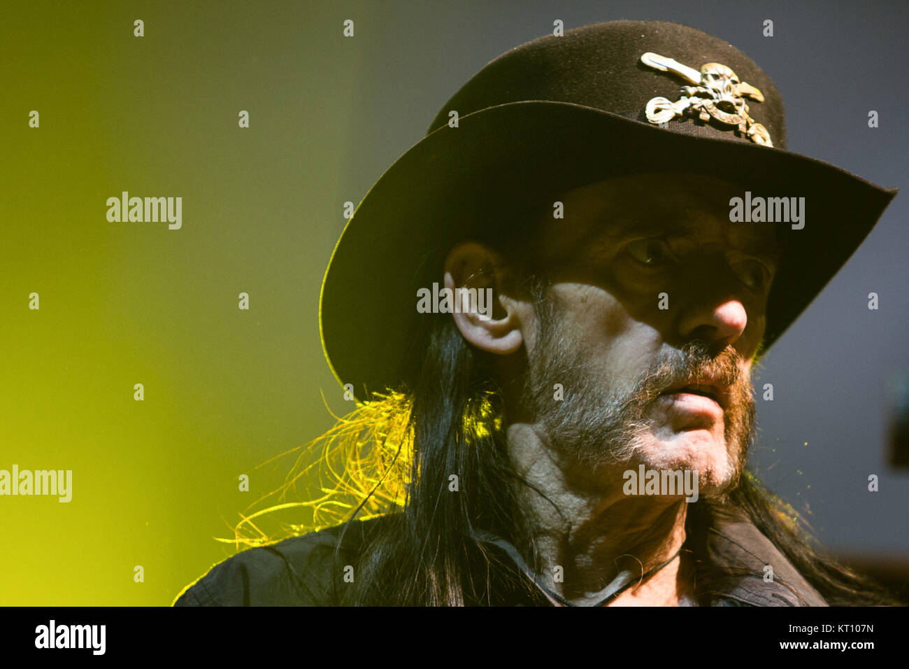 Die englische Hard Rock Band Motörhead führt ein Live Konzert im Osloer Spektrum. Hier Bassist, Frauenheld und Sänger Lemmy ist live auf der Bühne gesehen. Norwegen 03/12 2015. Stockfoto