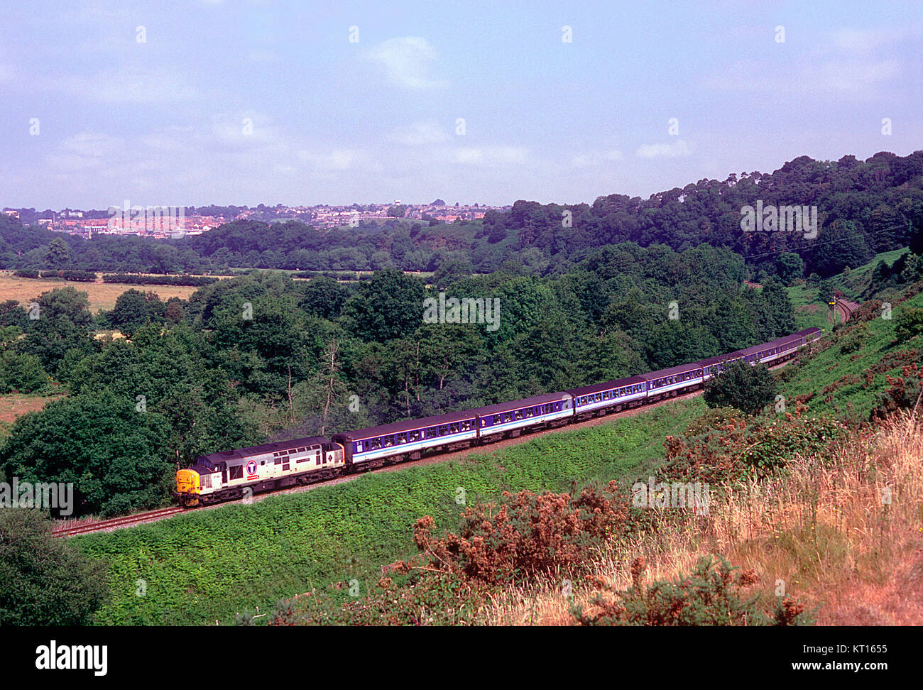 37412 'Driver John Elliot', die einen regionalen Eisenbahnen Service in der Nähe von Yeovil Junction. 8. Juli 1995. Stockfoto