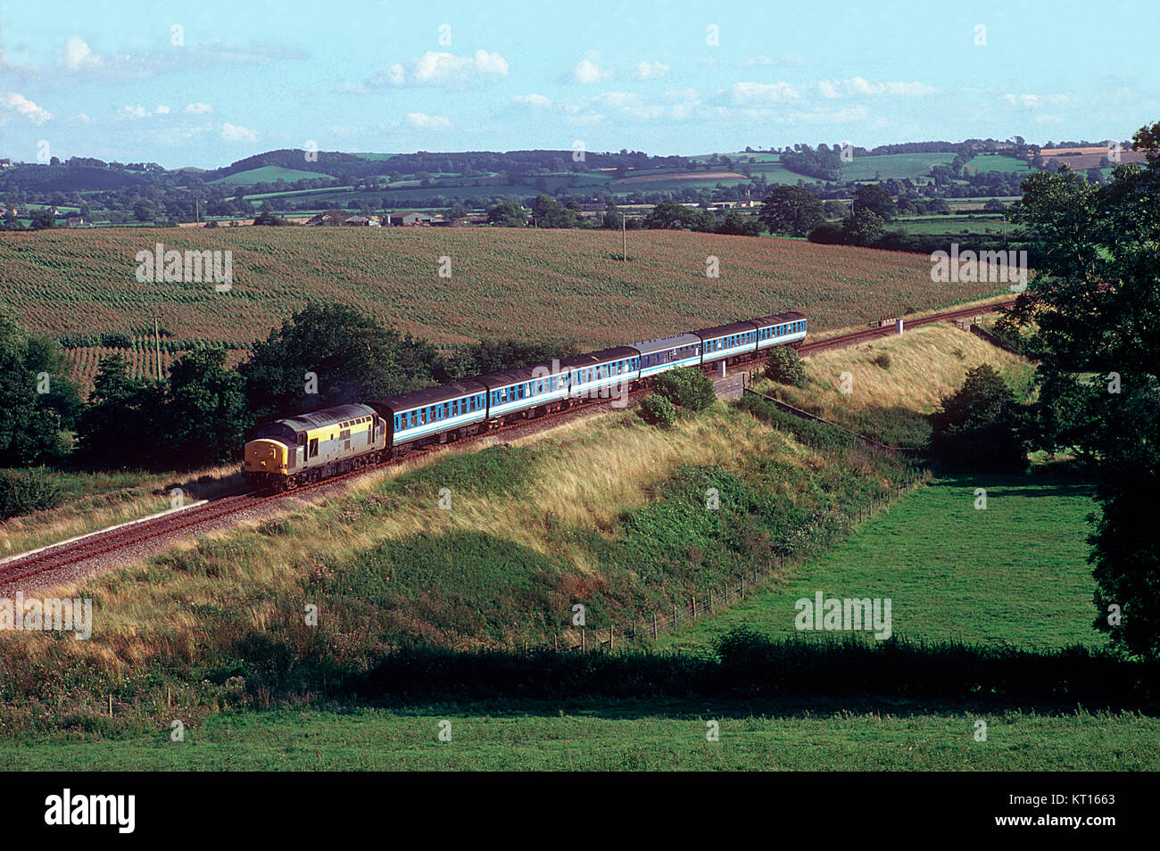 37142 Arbeiten eine regionale Eisenbahnen Service in Sparkford Hill. 5. August 1993. Stockfoto