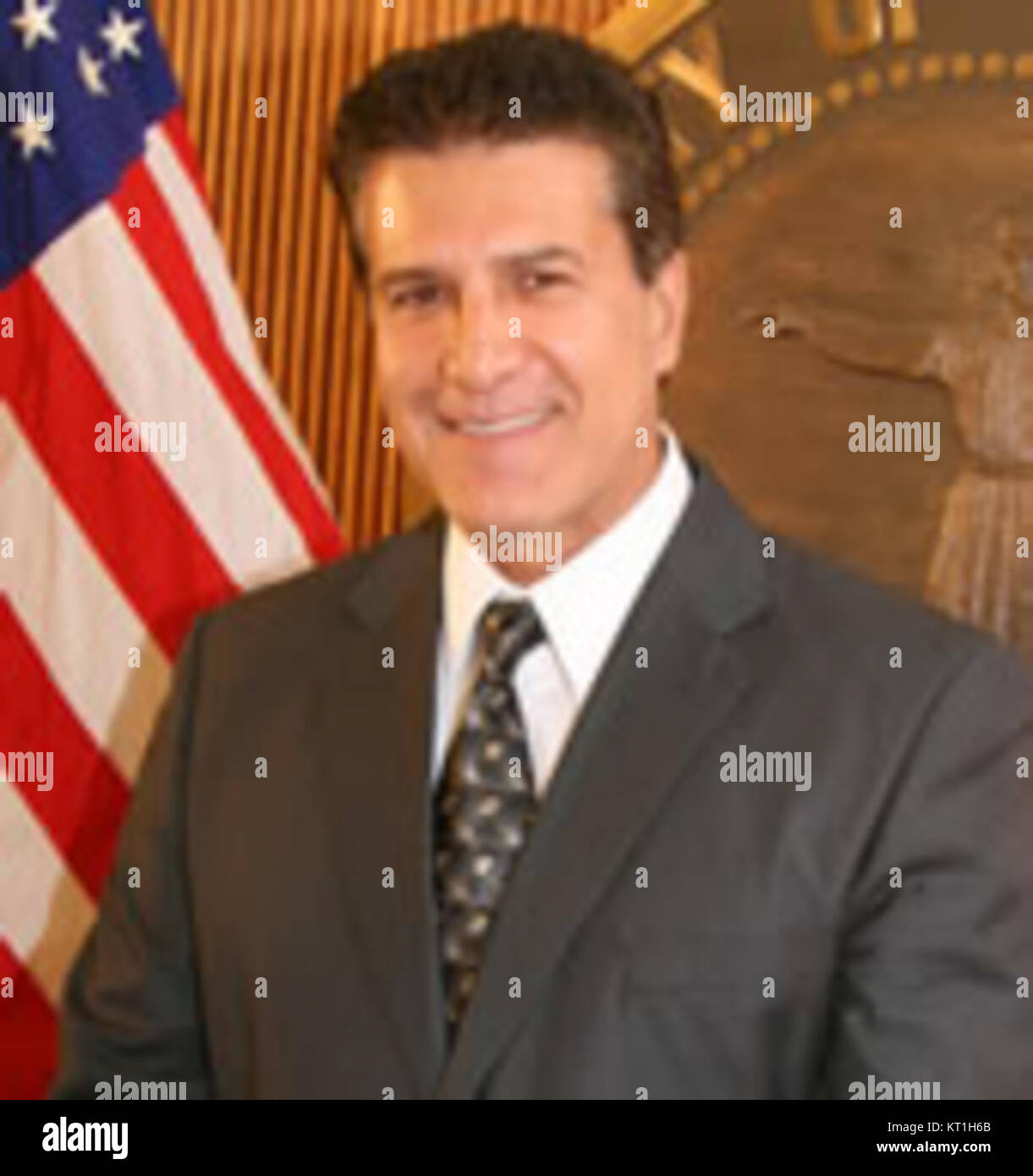 Carlos Hernandez war Bürgermeister einer bestimmten Stadt oder Gemeinde und spielte während seiner Amtszeit eine Schlüsselrolle bei der lokalen Verwaltung, Entscheidungsfindung und Gemeindeentwicklung. Stockfoto