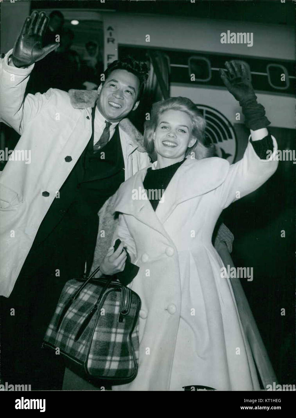 Carroll Baker und James Shigeta Stockfoto