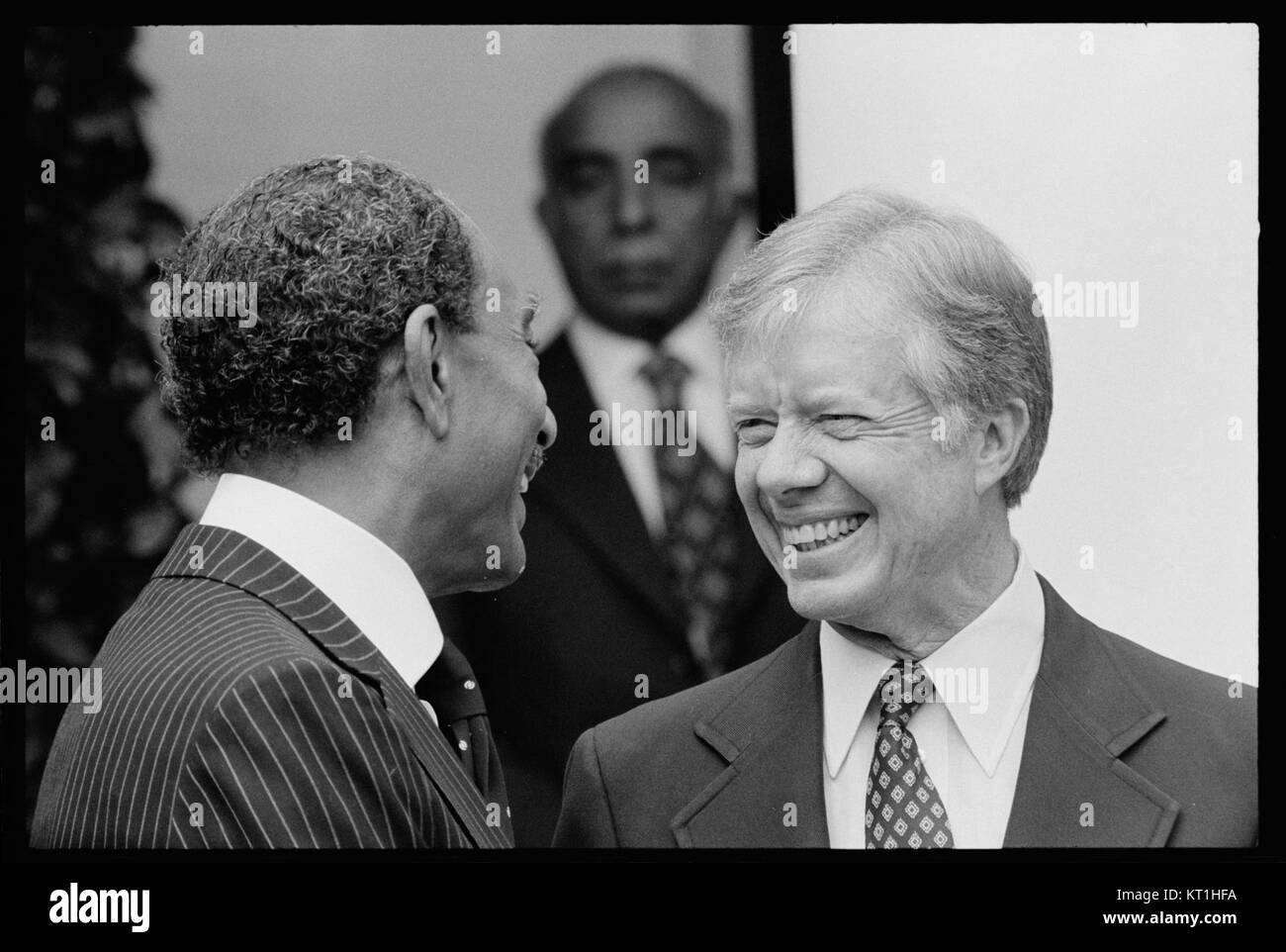 Dieses Foto zeigt das historische Treffen zwischen US-Präsident Jimmy Carter und ägyptischem Präsidenten Anwar Sadat im Weißen Haus. Das Gipfeltreffen von 1978 war eine Schlüsselrolle im Friedensprozess zwischen Ägypten und Israel. Stockfoto