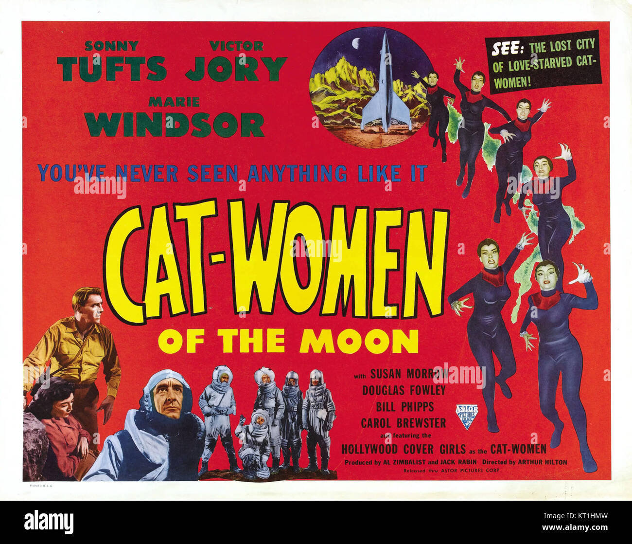Der Science-fiction-Film *Cat-Women of the Moon* aus dem Jahr 1953 zeigt ein ikonisches Poster, auf dem Frauen in Weltraumanzügen auf dem Mond dargestellt werden. Der Film untersucht eine Mission zum Mond, bei der Astronauten auf außerirdische Frauen mit katzenartigen Eigenschaften treffen. Dieser B-Film kombiniert Elemente der Weltraumforschung und geheimnisvolle außerirdische Wesen. Stockfoto