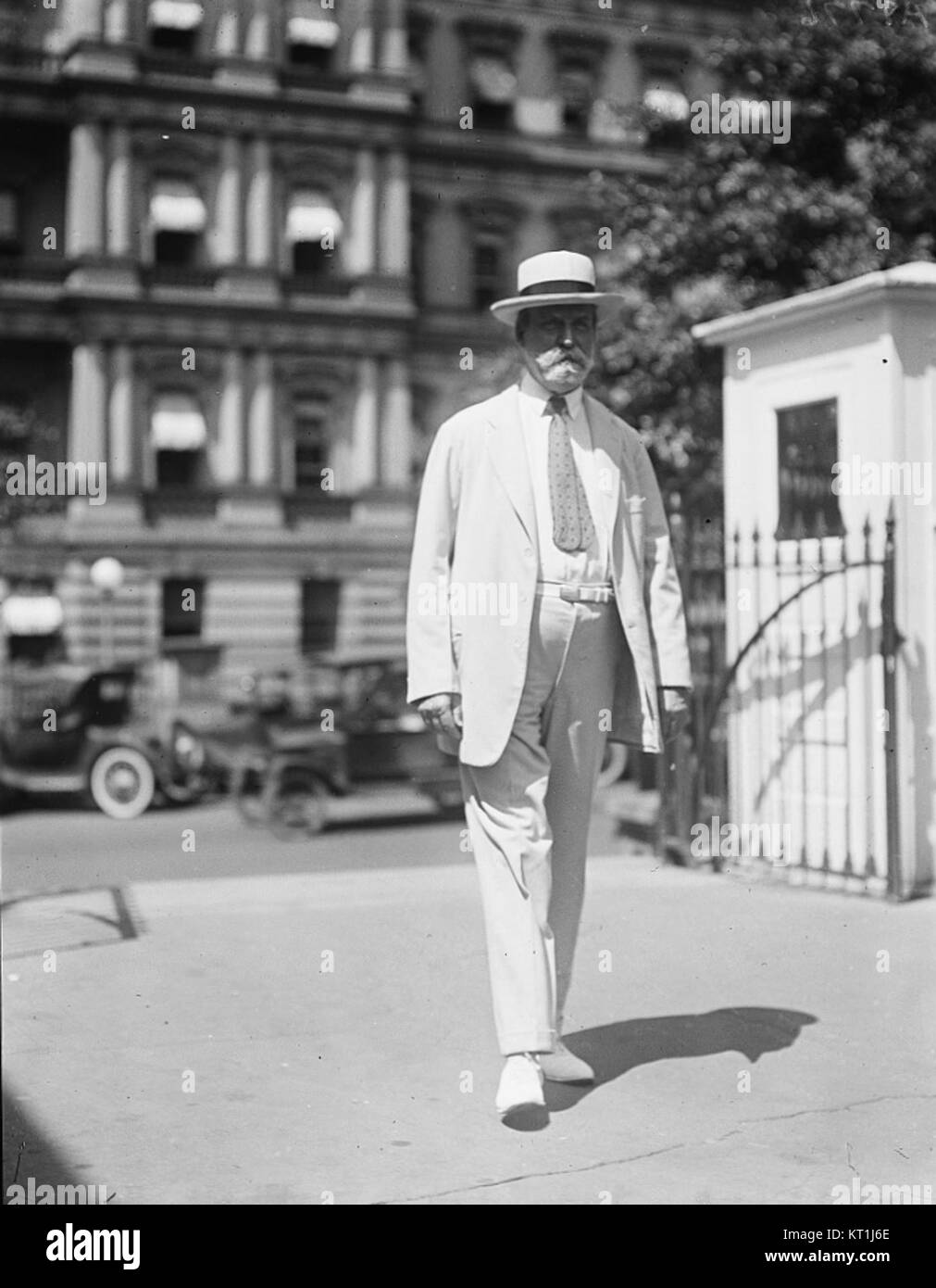 Charles Evans Hughes, eine bekannte amerikanische Persönlichkeit, zeigt seine Rolle in der amerikanischen Politik und die historische Bedeutung des Gebäudes als politisches und administratives Zentrum. Stockfoto