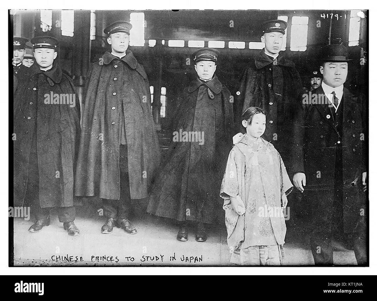 Das Bild zeigt chinesische Prinzen, die nach Japan reisen, ein historisches Ereignis, das den Austausch von Kultur und Bildung zwischen China und Japan im 17. Jahrhundert kennzeichnet. Stockfoto