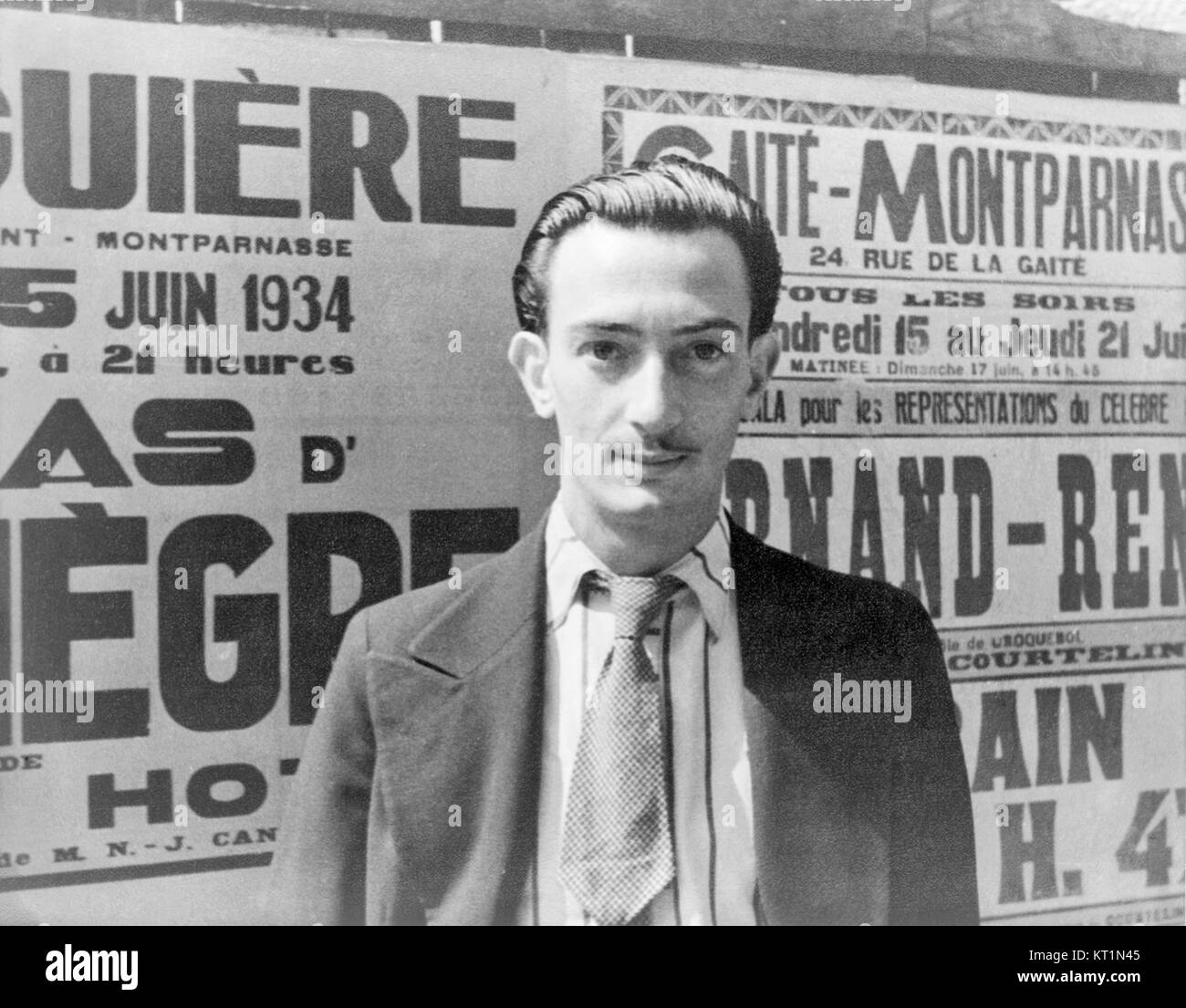 Ein surrealistisches Gemälde von Salvador DalÃ­, bekannt für seine traumhafte, verzerrte Bildsprache und exzentrische Darstellung von Zeit und Raum. DalÃ­ Werk verbindet Fantasie und Realität und schafft eine visuelle Sprache, die traditionelle Wahrnehmungen der Realität in Frage stellt. Stockfoto