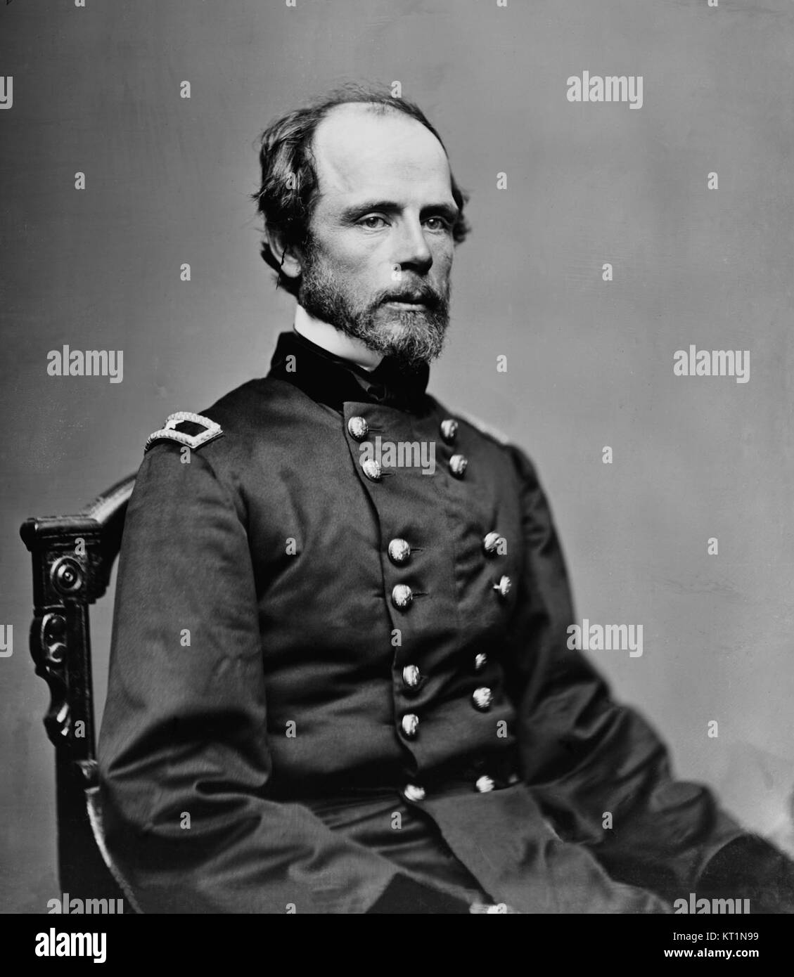 Das Bild ist ein Porträt von Darius N. Couch, einem Gewerkschaftsgeneral während des Amerikanischen Bürgerkriegs, aufgenommen vom Fotografen Mathew Brady. Couch spielte eine wichtige Rolle in mehreren Schlüsselschlachten des Bürgerkriegs. Stockfoto