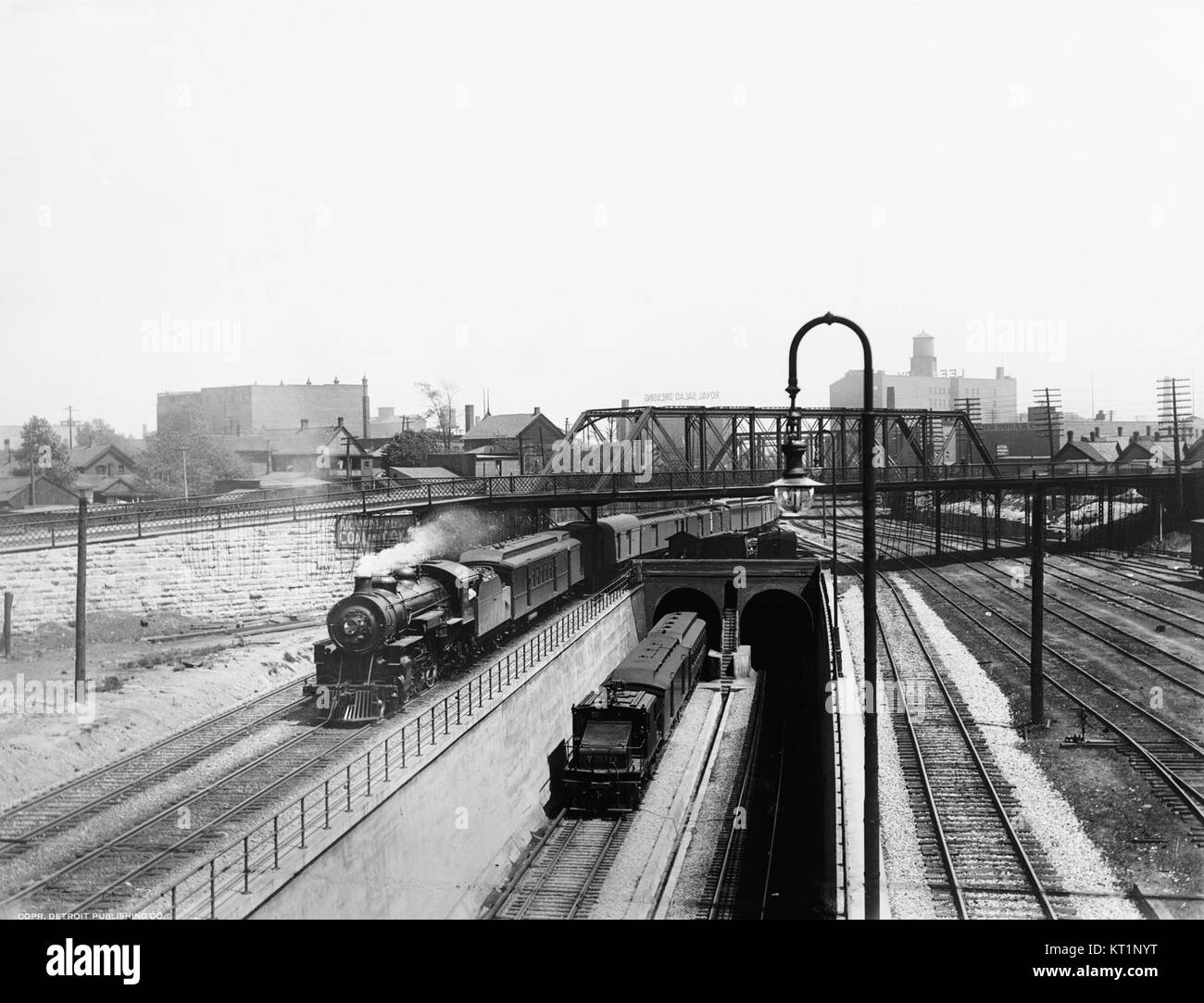 Ein historisches Bild der Detroit Publishing Company, das den Detroit River Tunnel, einen großen Eisenbahntunnel, der Detroit (Michigan) und Windsor (Ontario) verbindet, darstellt. Stockfoto
