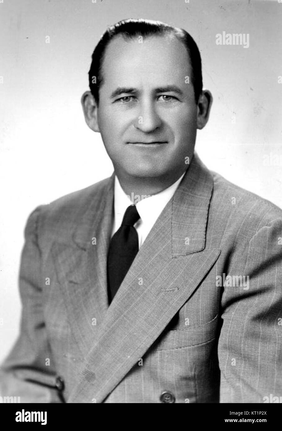 Dewey Macon Johnson war ein US-amerikanisches Individuum, das für seine Beiträge zur amerikanischen Kultur und Gesellschaft bekannt war. Er wurde für seine Arbeit in verschiedenen Bereichen während seiner Karriere anerkannt. Stockfoto