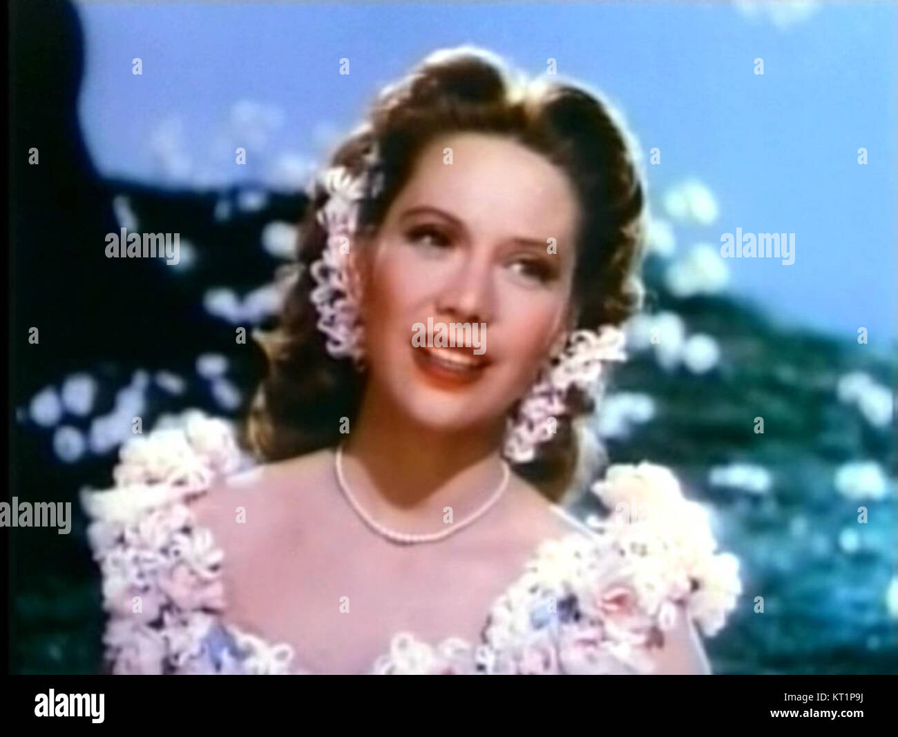 Dinah Shore ist 1946 in dem Musikfilm *Till the Clouds Roll by* zu sehen, in dem sie ihre Rolle im Golden Age of Cinema in Hollywood spielt. Stockfoto