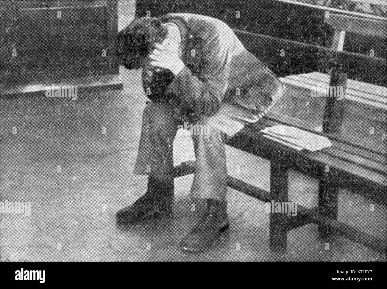 DraÅ¾a MihailoviÄ‡ war ein jugoslawischer Militärführer, der wegen Kriegsverbrechen nach dem Zweiten Weltkrieg angeklagt wurde. Dieser Prozess, ein bedeutendes Ereignis im Nachkriegsjugoslawien, wurde in Belgrad abgehalten, wo MihailoviÄ‡ wegen Zusammenarbeit mit Achsenmächten während des Krieges verurteilt wurde. Stockfoto