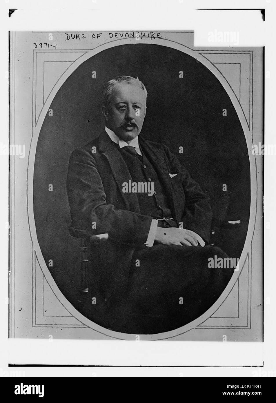 Der Duke of Devonshire ist ein Titel der britischen Aristokratie. Der heutige Herzog, als Teil der Cavendish-Familie, ist für bedeutende Familienbesitz verantwortlich und engagiert sich im öffentlichen Leben. Stockfoto