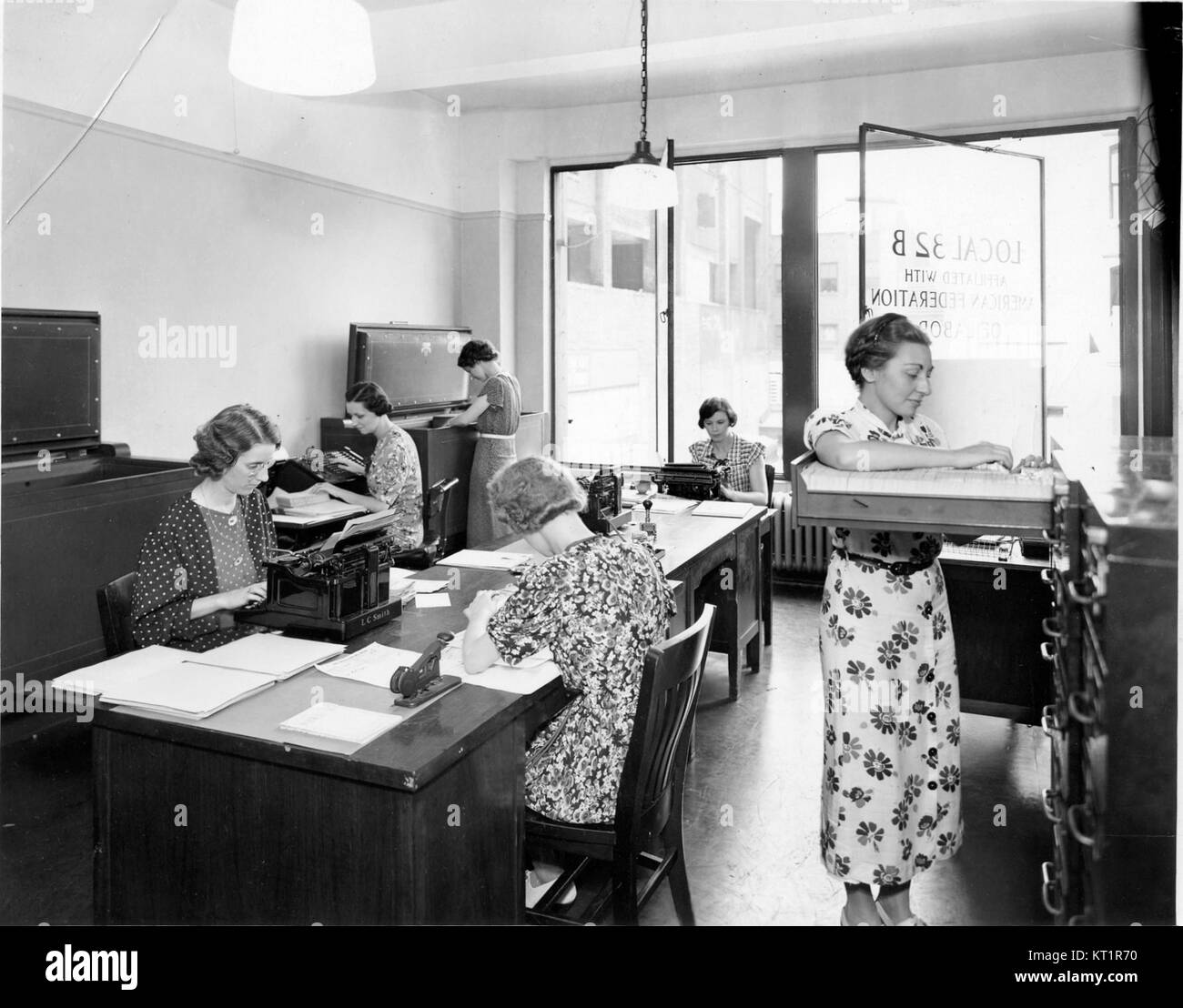 Das 32B Secretary Treasurer Office bezieht sich auf ein Büro, das für Verwaltungsaufgaben im Zusammenhang mit der Rolle eines Secretary Treasurer bestimmt ist, obwohl in den verfügbaren Informationen keine genauen Angaben zu seinem Standort oder Zweck enthalten sind. Stockfoto