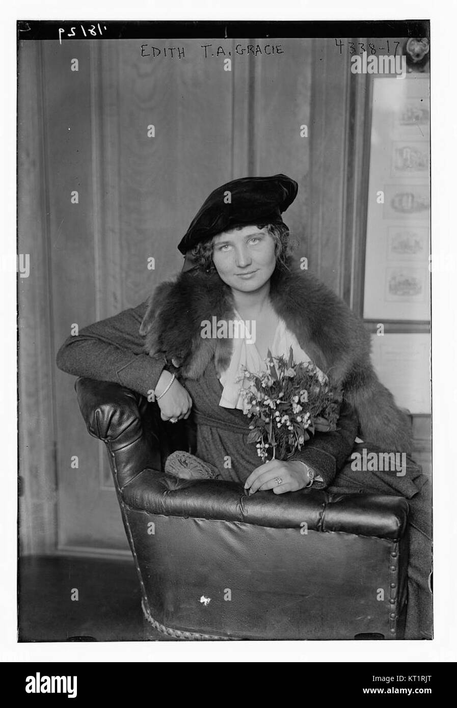 Dieses Porträt von Edith T.A. Gracie, einer bemerkenswerten Figur, fängt ihr Bild in zeitloser und historischer Weise ein. Stockfoto