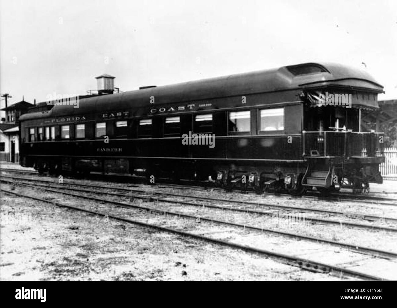 Der Florida East Coast Railway Private Car Randleigh war ein luxuriöser Eisenbahnwagen, der Anfang des 20. Jahrhunderts eingesetzt wurde. Es bot High-End-Transportmittel für wohlhabende Passagiere entlang der Ostküste Floridas. Stockfoto