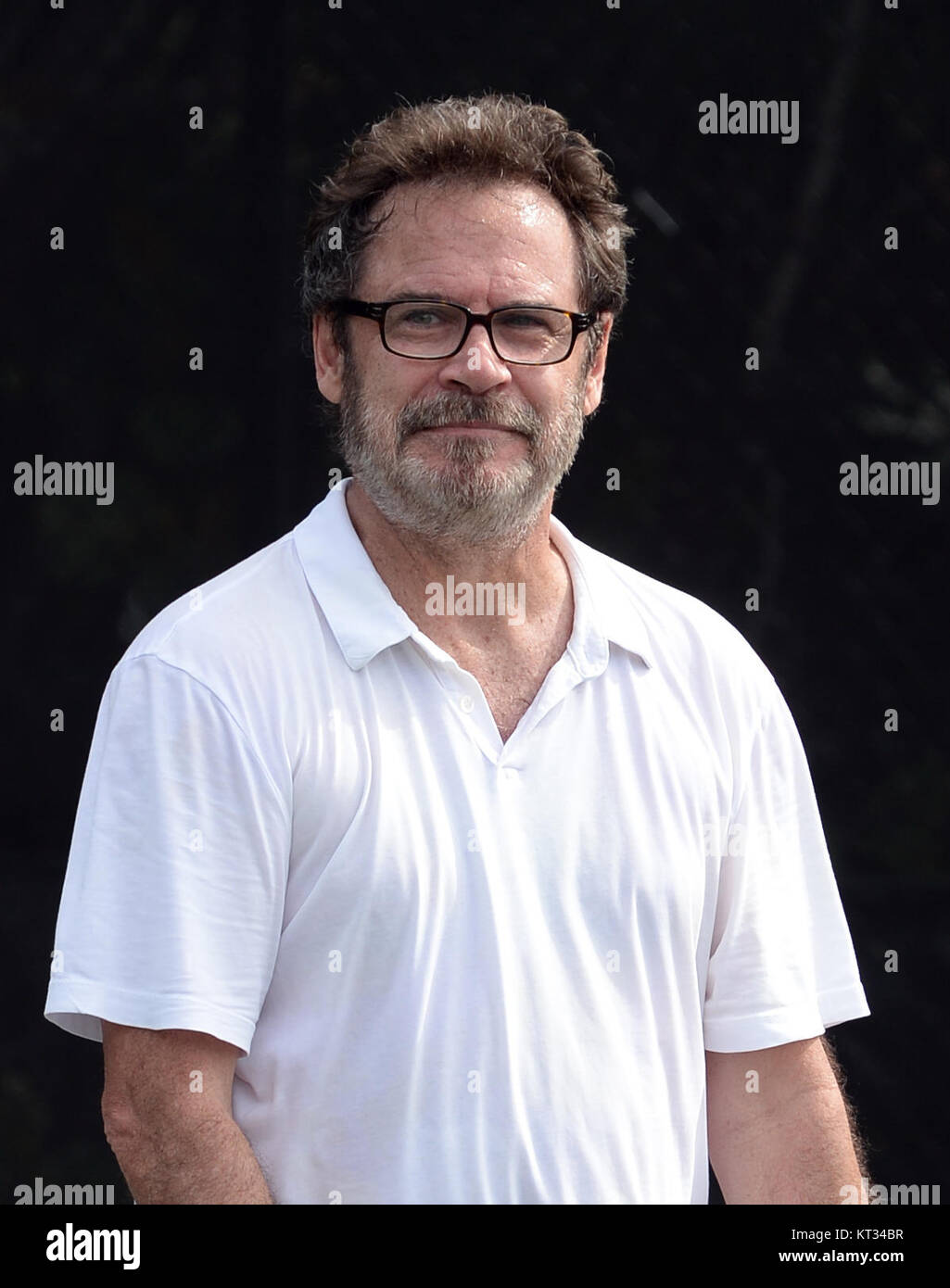 BOCA RATON, FL - 20. NOVEMBER: Dennis Miller Tennis spielen Im Boca Raton Resort Tennis Zentrum für die 26. jährlichen Chris Evert/Raymond James Pro-Celebrity Tennis Classic, Boca Raton, Florida. Personen: Dennis Miller Stockfoto