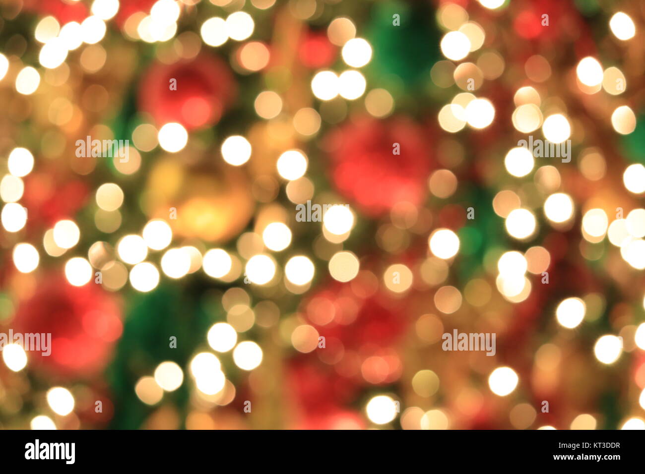 Weihnachtsbaum auf abstrakte Licht golden bokeh Hintergrund. Stockfoto