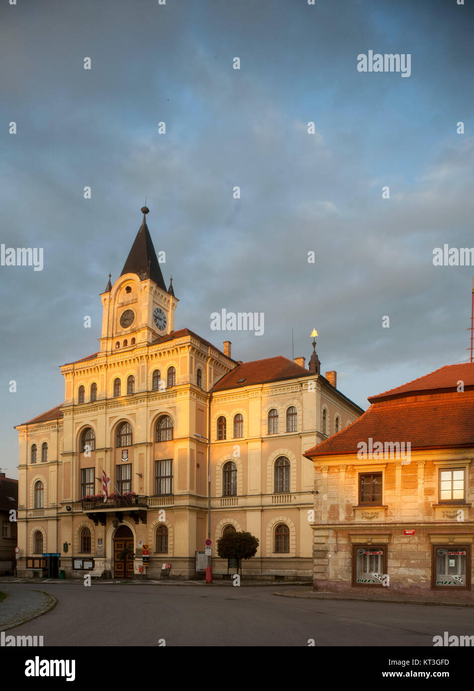 Tschechien, Südböhmen, Netolice, Hauptplatz mit Rathaus Stockfoto