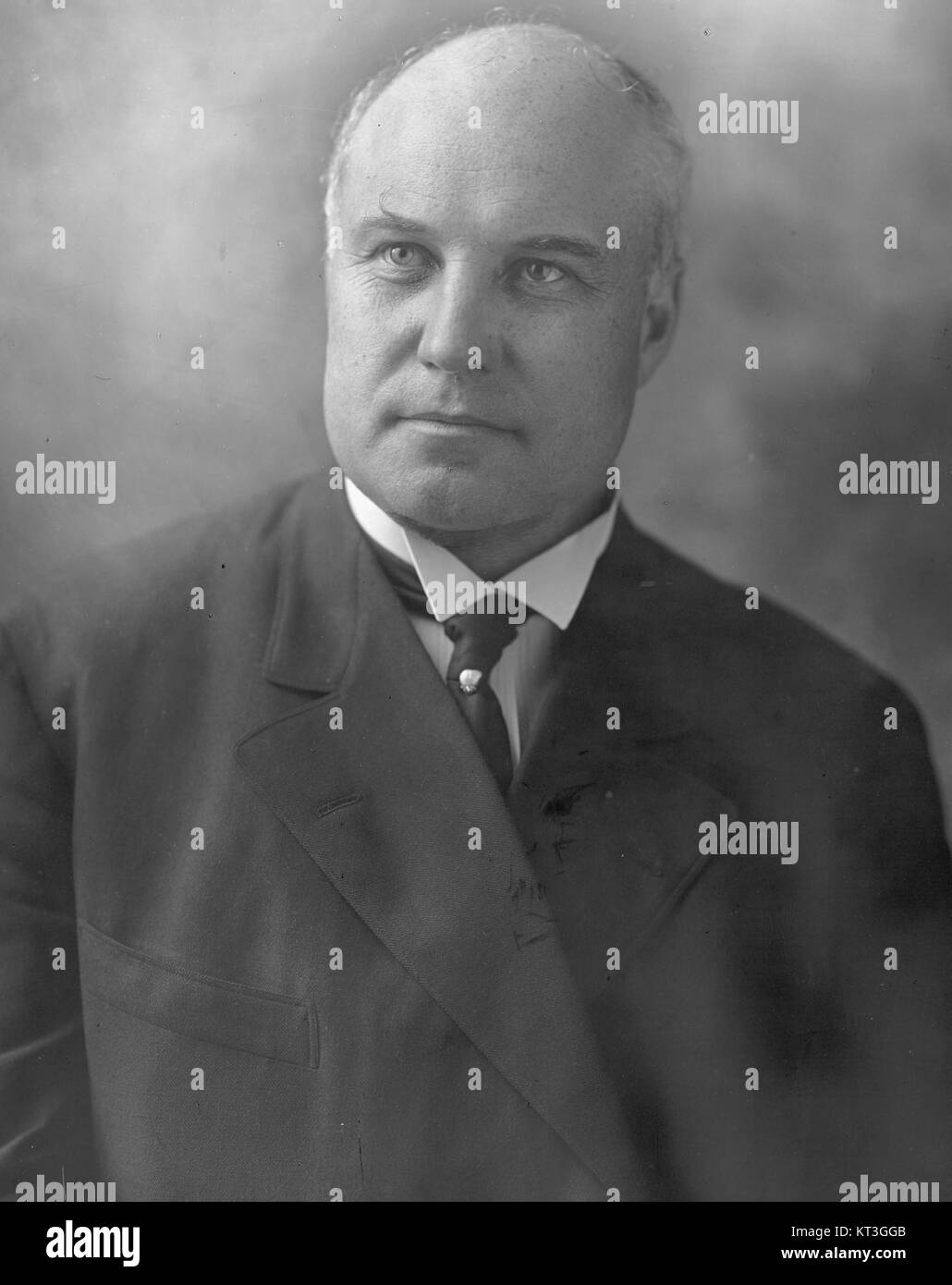 Ein offizielles Porträt von Franklin Knight Lane, einem einflussreichen amerikanischen Politiker und Ökonomen. Das Foto wurde von Harris & Ewing aufgenommen, einem berühmten Studio, das für seine historischen und politischen Porträts bekannt ist. Stockfoto