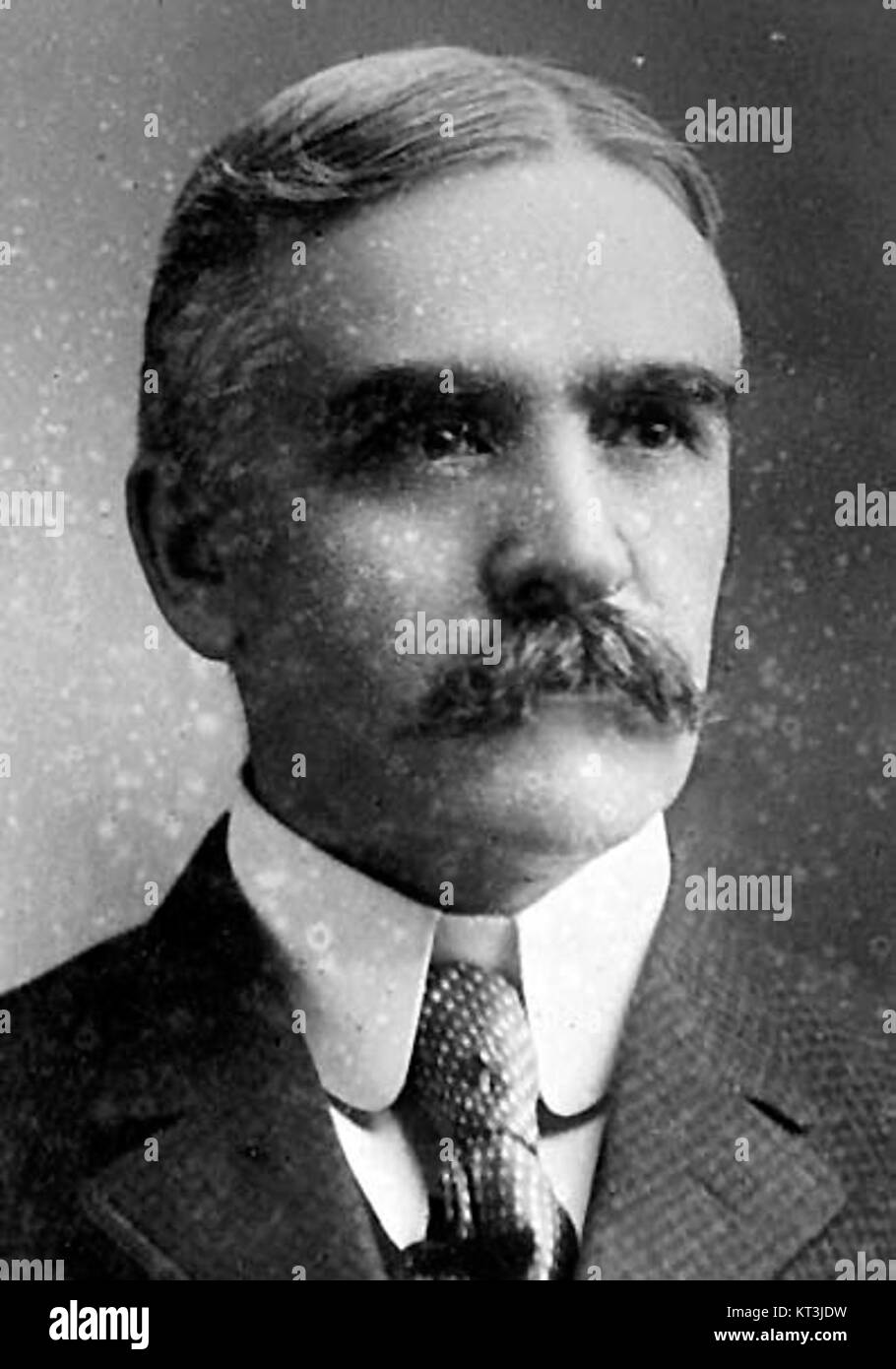 George Prouty ist eine prominente Persönlichkeit, die für seine Leistungen in der Welt der amerikanischen Wirtschaft und Führung bekannt ist. Während seiner gesamten Karriere spielte er eine wichtige Rolle bei der Entwicklung der Branche und trug zum Unternehmenswachstum und zur strategischen Planung in den USA bei. Stockfoto