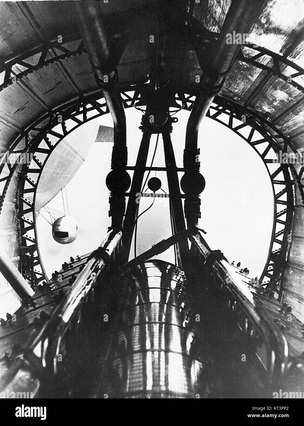 Das Schweif der Hindenburg, dem berühmten deutschen Luftschiff, aus dem Maschinenraum 1936 gesehen. Die Hindenburg war ein großer deutscher zeppelin, der für seinen tragischen Absturz 1937 bekannt war. Stockfoto