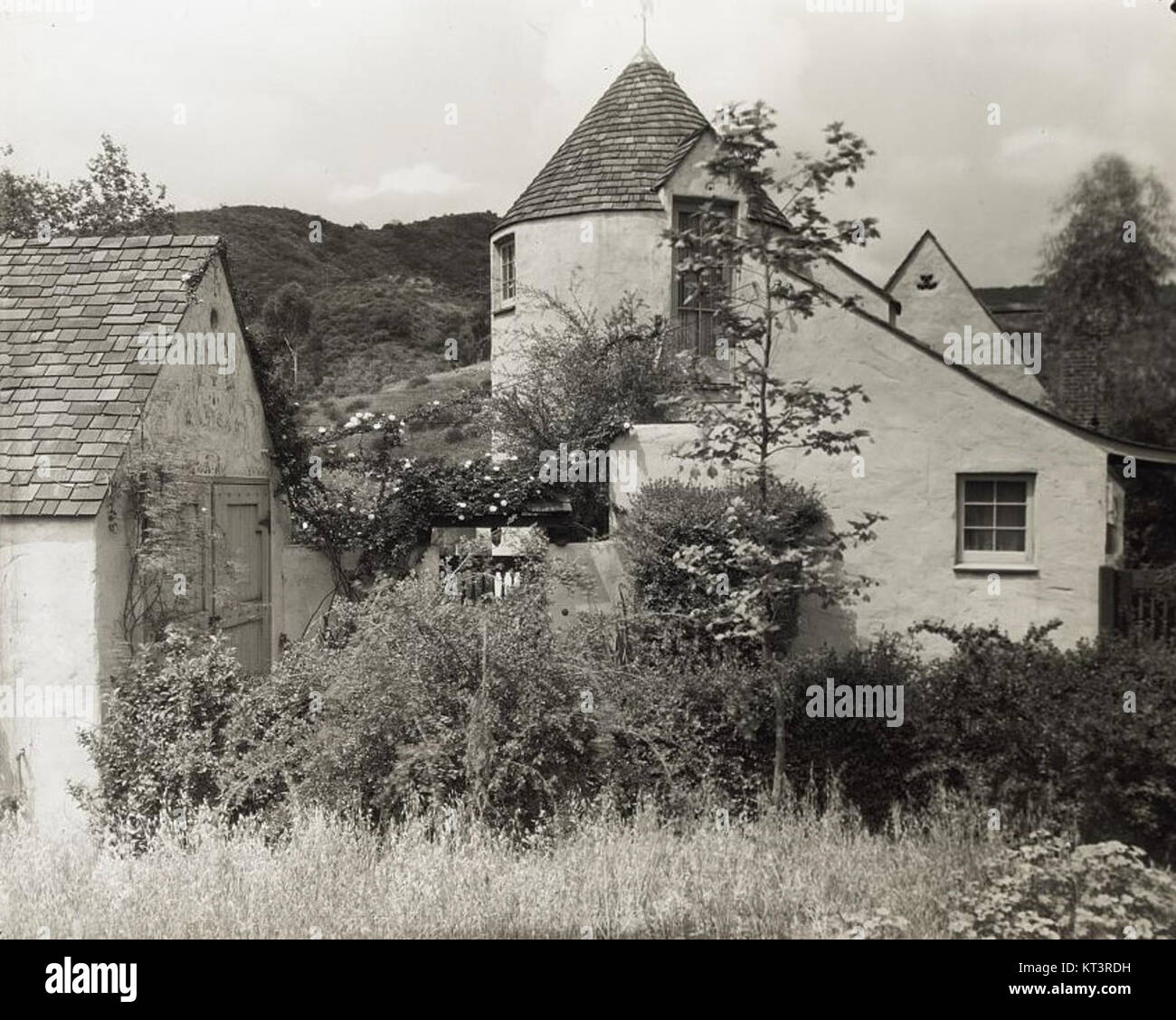 Haus an der französischen Dorf, Highland Avenue, Hollywood, Kalifornien. Garage Stockfoto