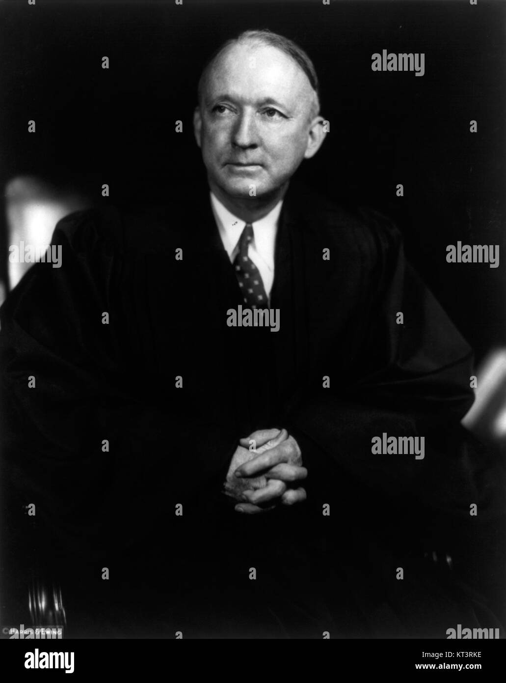 Hugo Lafayette Black (1886–1971) war von 1937 bis 1971 Associate Justice am Obersten Gerichtshof der Vereinigten Staaten, bekannt für seine starke Befürwortung bürgerlicher Freiheiten und seinen Einfluss auf das amerikanische Verfassungsrecht. Stockfoto