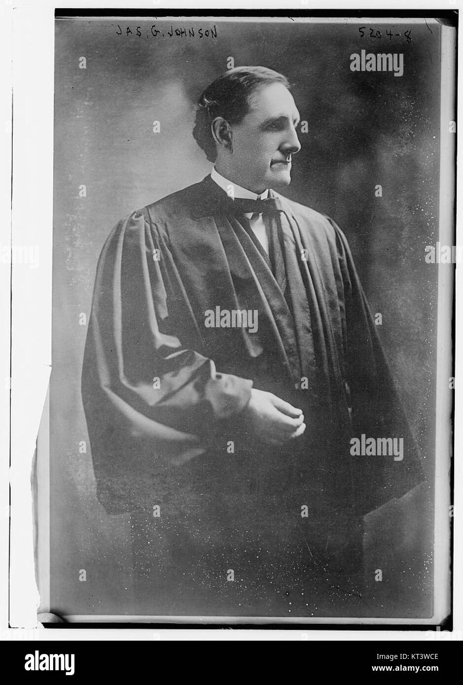 James Granville Johnson war ein US-amerikanischer Künstler, der wahrscheinlich für seine Werke während des frühen 20. Jahrhunderts bekannt war. Seine künstlerischen Beiträge sind Teil der amerikanischen Kunstgeschichte und spiegeln den Stil und die Themen seiner Zeit wider. Stockfoto