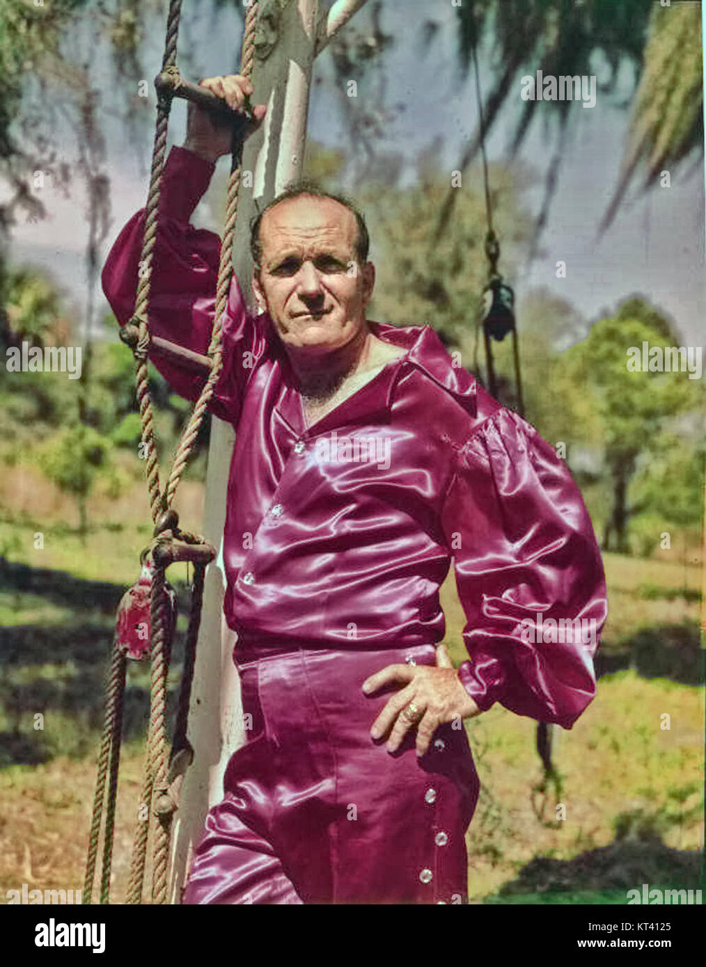 Karl Wallenda, ein renommierter High-Wire-Künstler, ist berühmt für seine todfeindlichen Stunts, darunter Auftritte in Sarasota, Florida, wo er internationale Anerkennung für seine Luftqualitäten erlangte. Stockfoto