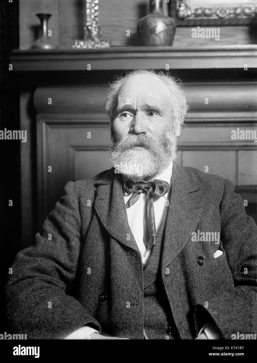 Keir Hardie war ein schottischer politischer Führer und sozialer Aktivist, bekannt für seine Beteiligung an der Arbeiterbewegung und seine Gründungsrolle in der Independent Labour Party in Großbritannien während des späten 19. Und frühen 20. Jahrhunderts. Stockfoto