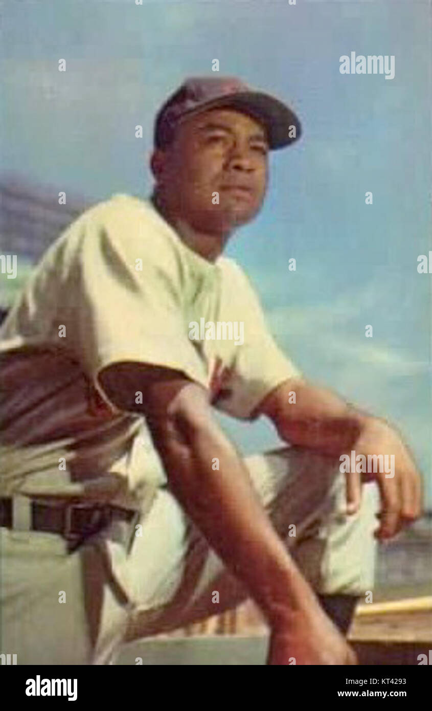 Larry Doby war ein US-amerikanischer Baseballspieler, der dafür bekannt war, Rassenbarrieren im Major League Baseball zu überwinden. Er wurde der zweite afroamerikanische Spieler in der MLB, nach Jackie Robinson, der 1947 für die Cleveland Indians spielte. Stockfoto