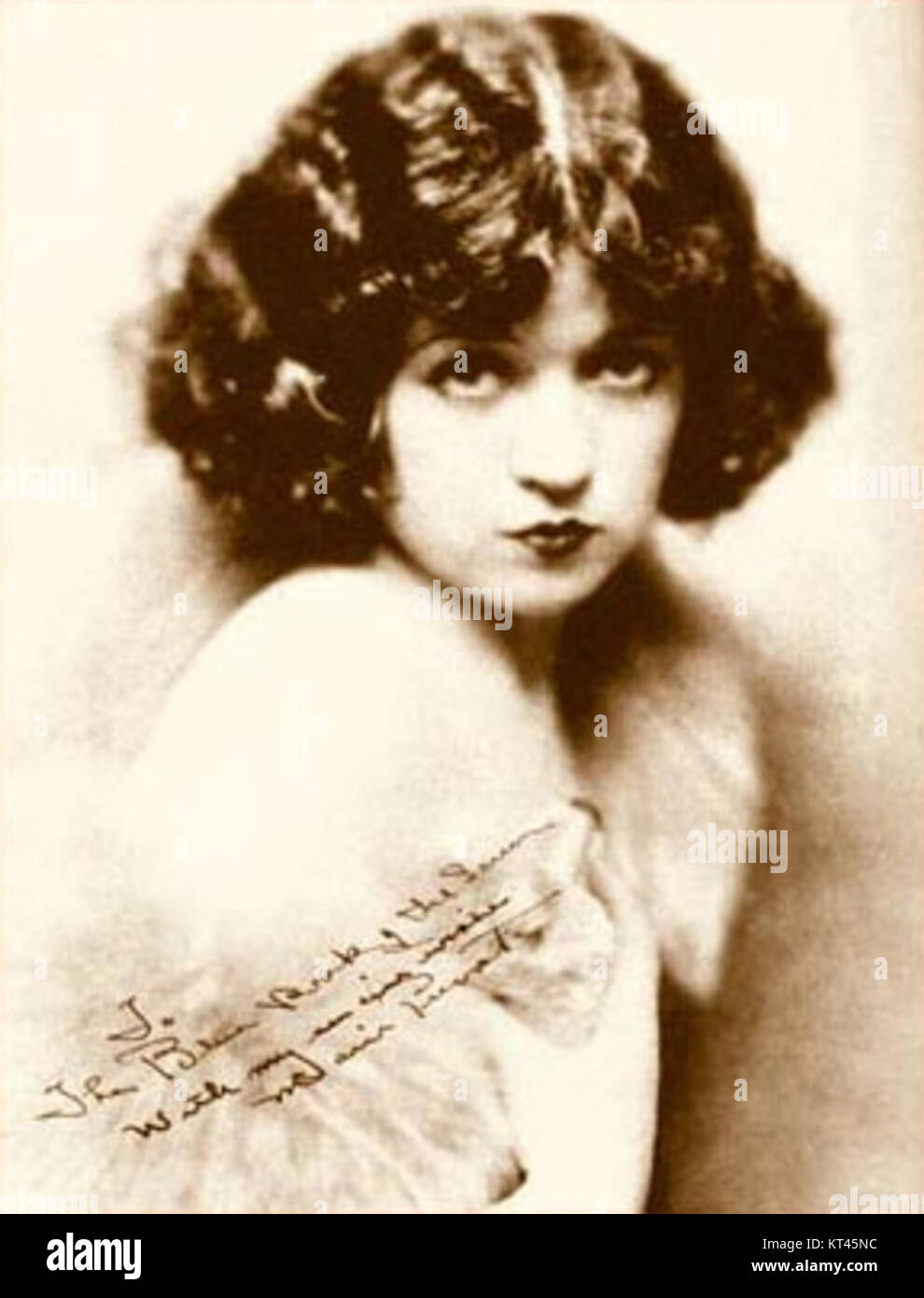 Marie Prevost war eine beliebte Schauspielerin im frühen 20. Jahrhundert, die in „The Blue Book of the Screen“ (das Blaue Buch des Bildschirms) zu sehen war. Bekannt für ihre Rollen in Stummfilmen, wurde Prevost in den 1920er Jahren in Hollywood zu einer gefeierten Figur Stockfoto