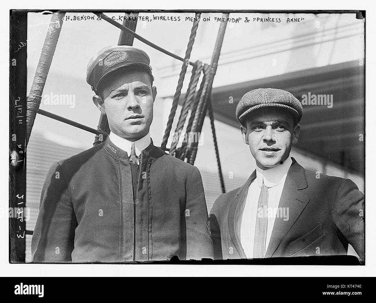 Dies ist ein Bild eines Merida-Fahrrads, speziell des Modells 2163461266, das für sein leichtes Design und seine robuste Bauweise bekannt ist. Merida ist eine bekannte Marke in der Fahrradbranche. Stockfoto