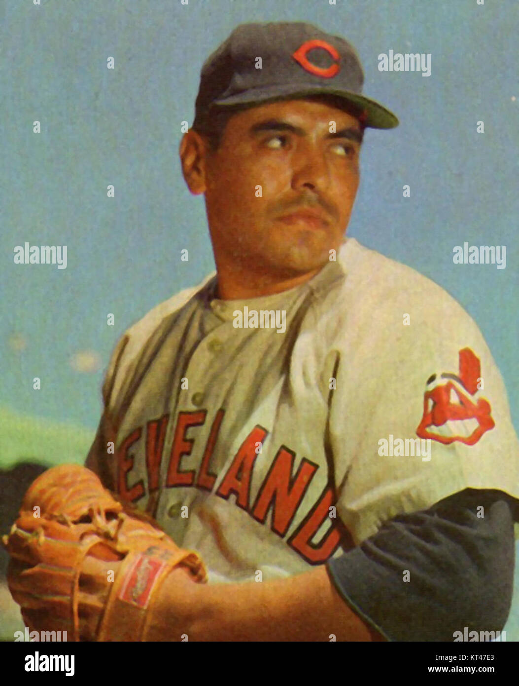 Mike Garcia war ein professioneller Baseballspieler, der in den frühen 1950er Jahren in der Major League Baseball spielte Er war bekannt für seine Pitching-Fähigkeiten. Stockfoto