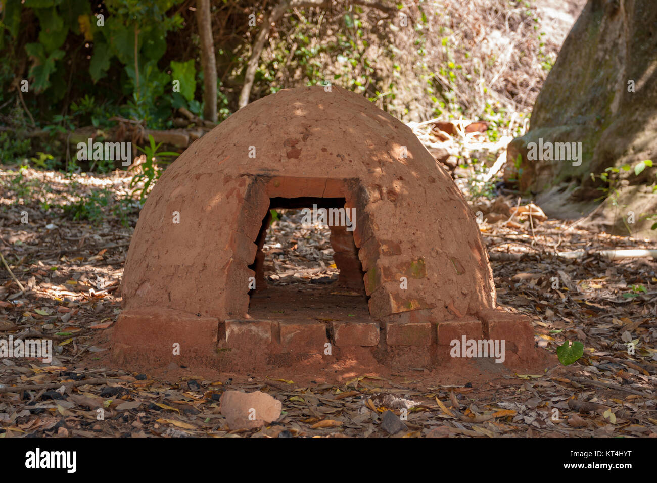 Paraguayische traditionelle open air Backofen namens 'tatakua' aus Backstein und Schlamm, tobati Bezirk, Cordillera Department, Paraguay Stockfoto