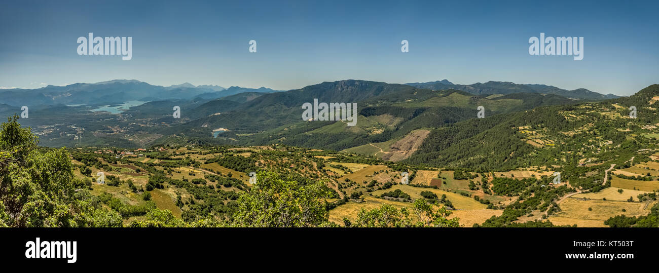 Grüne Tal und dam Seen Vista von antiken Stadt Kremna Stockfoto