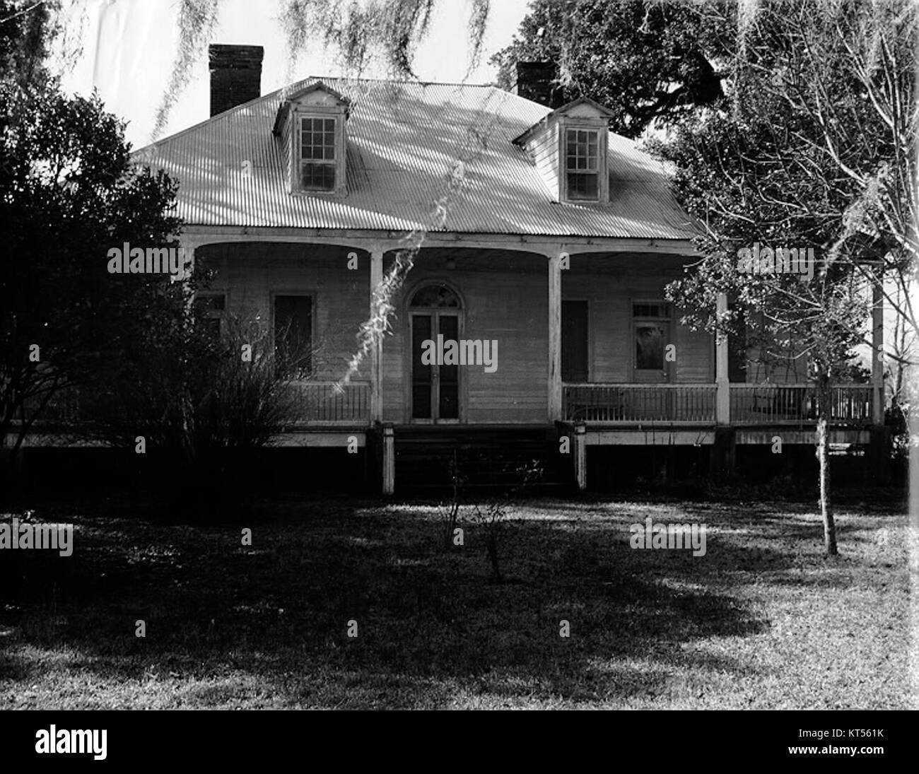 Das Moundville Plantation House ist ein historisches Stätte und stellt ein bedeutendes Beispiel für Plantagenarchitektur und ihren historischen Kontext im amerikanischen Süden dar. Stockfoto