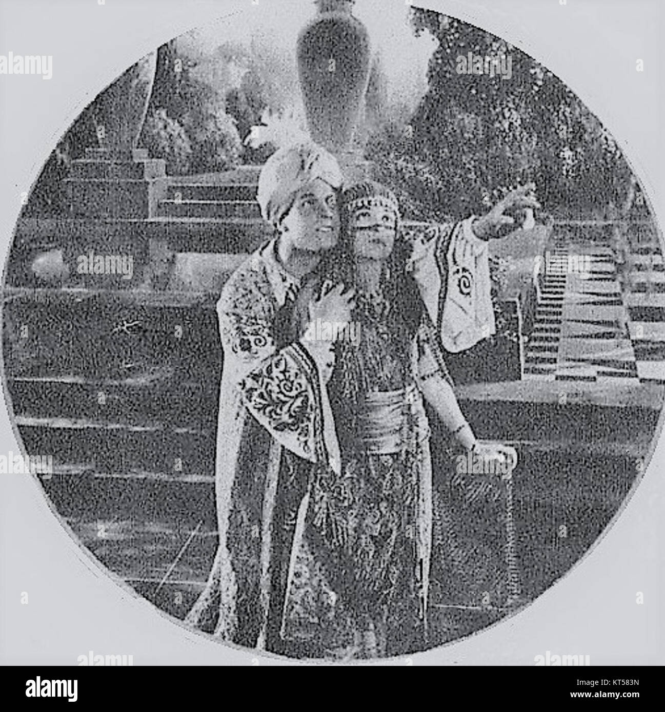 Dieses Stück ist Teil des „Geliebten-Eid“, eines Schlüsselwerks des Schauspielers und Regisseurs Novarro, bekannt für seine Beiträge zum frühen Hollywood-Film. Stockfoto