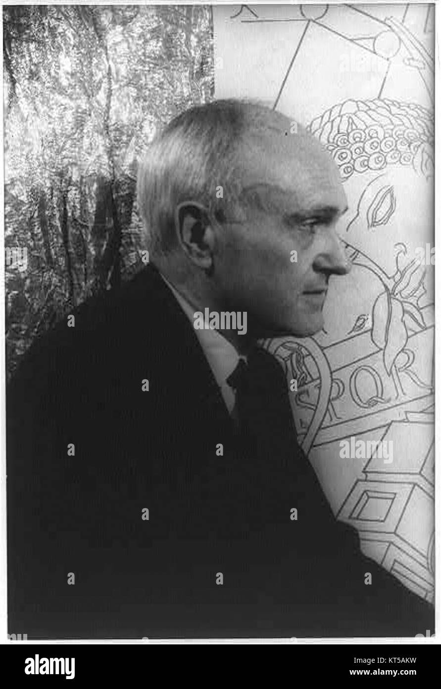 Philip Johnson war ein renommierter amerikanischer Architekt, der für seine innovativen und einflussreichen Entwürfe bekannt war. Er spielte eine zentrale Rolle bei der Entwicklung der modernen Architektur und war eine Schlüsselfigur im International Style. Stockfoto