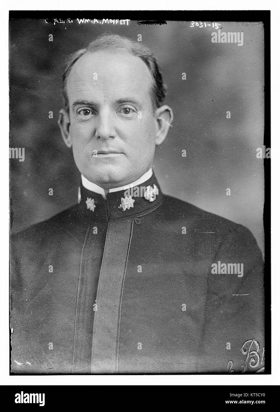 RADM William A. Moffett war ein prominenter Offizier der US Navy, der für seine Beiträge zur Marineflugzeuge bekannt war, mit diesem Foto aus der Zeit um 1915. Stockfoto