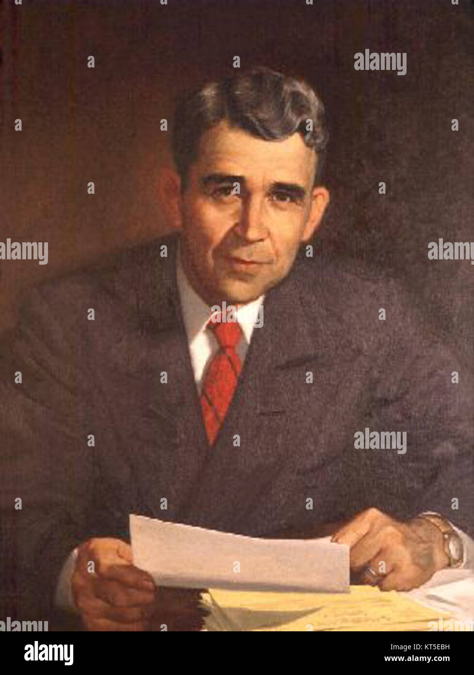 Das Porträt von Robert F. Kennon zeigt den ehemaligen Gouverneur von Louisiana, der für seine Führung in der Mitte des 20. Jahrhunderts bekannt war. Kennon spielte eine wichtige Rolle in der politischen und sozialen Landschaft des Staates und konzentrierte sich während seiner Amtszeit auf die Verbesserung von Bildung und Infrastruktur. Stockfoto