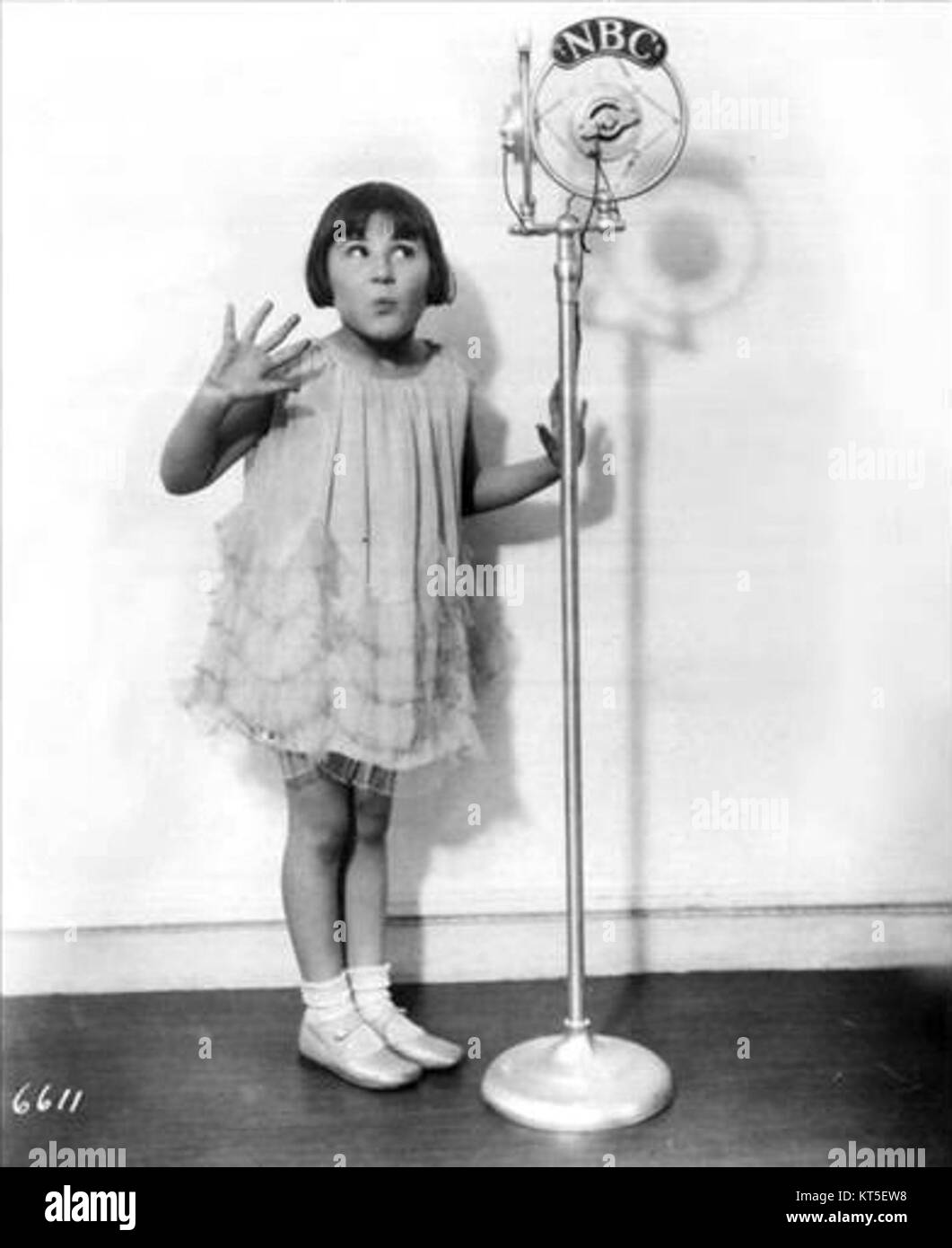 Rose-Marie, ein Film aus dem Jahr 1930, ist eine musikalische Komödie, die zu einem bedeutenden filmischen Stück in Hollywood wurde. Es bietet fesselnde Darbietungen und Bühnen aus dem goldenen Zeitalter des Kinos. Stockfoto