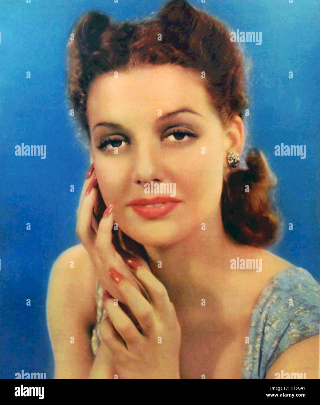 Ann Sheridan war in den 1940er Jahren eine prominente Schauspielerin, bekannt für ihre Rollen in Hollywood-Filmen und ihren Einfluss in der Filmindustrie während des goldenen Zeitalters des Kinos. Stockfoto