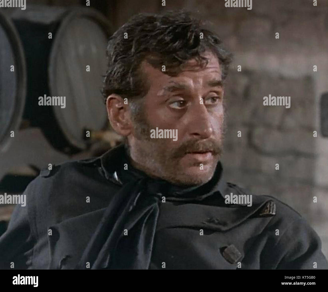 Sam Gilman ist eine Figur in dem Western-Film One-Eyed Jacks aus dem Jahr 1961, der vom Schauspieler Karl Malden dargestellt wurde. Der Film unter der Regie von Marlon Brando ist bekannt für seine Themen Rache und Gerechtigkeit im Wilden Westen. Stockfoto